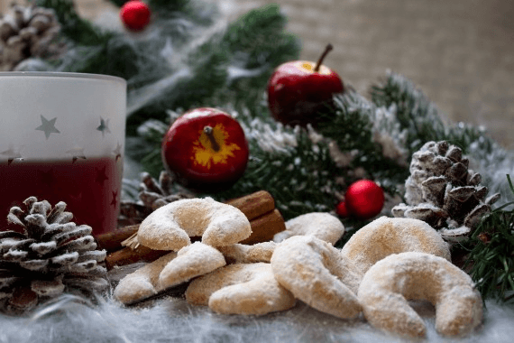 Weihnachtsmarkt mit Vanillekipferl